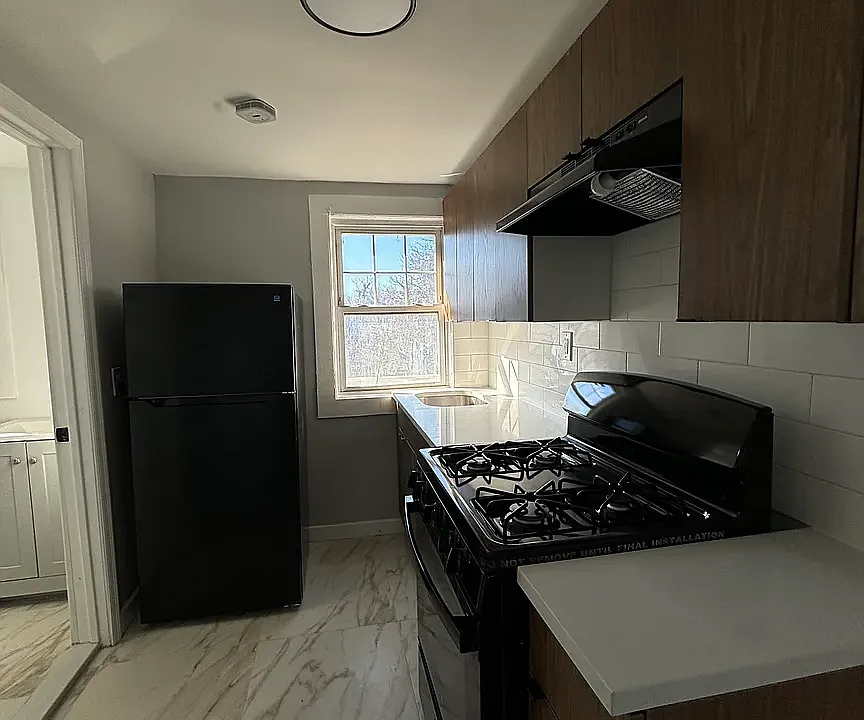 145 Vermont Ave #5D