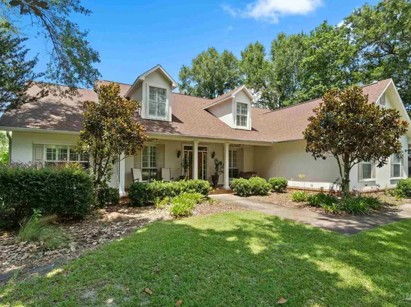 956 Broken Arrow Ln, Cantonment, FL 32533