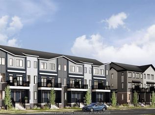 122 Conservancy Dr #6, Ottawa, ON K2J 6R8