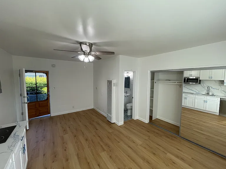 Navy Street Apartments — Photo 3