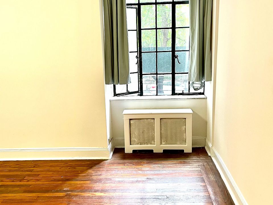 1st image of 25 Tudor City Pl APT 217