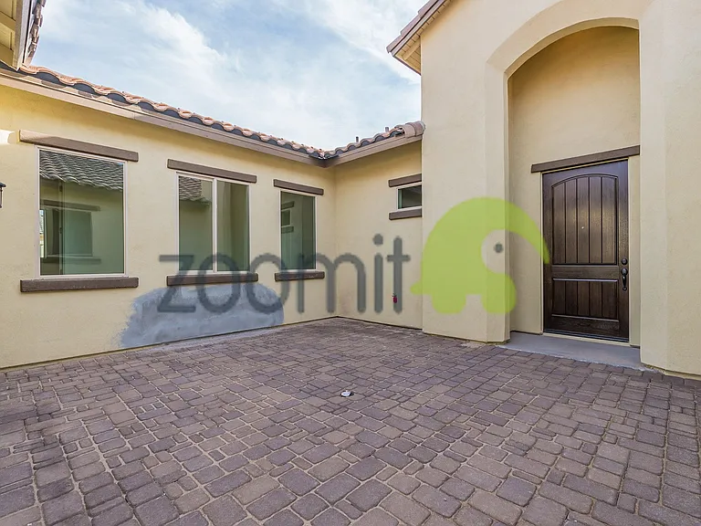 19407 W Seldon Ln — Photo 4