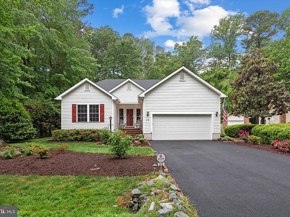 1st image of 11 Burr Hill Dr