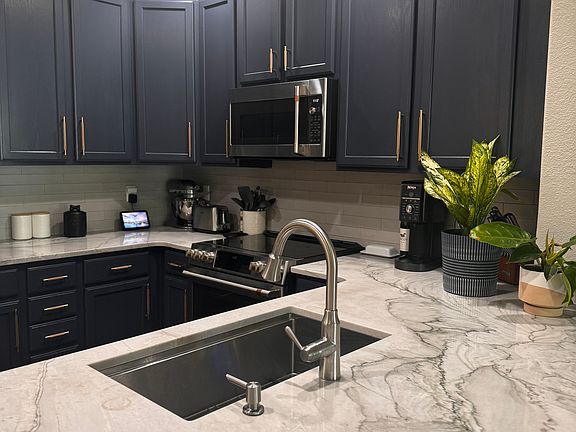4th image of 2855 Rock Creek Cir