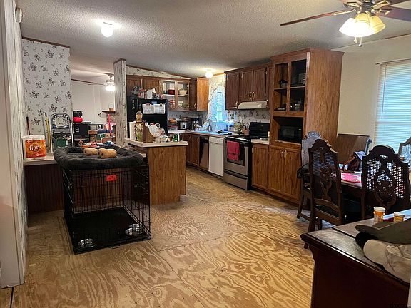 4th image of 17136 Lakeside Dr