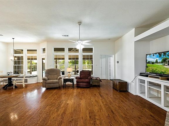 5th image of 115 Faircrest Dr