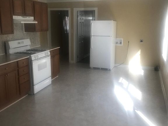 2nd image of 104 Thelma Dr #1