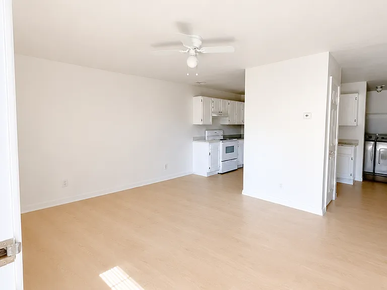 Willow Park Apartments — Photo 27