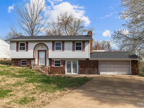 953 E 1st St, Washington, MO 63090