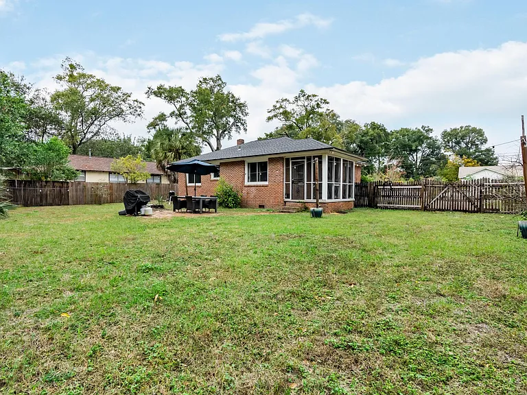 1507 W Gregory St — Photo 13