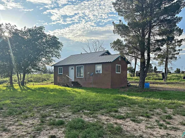 2405 Walker Rd, Roswell, NM 88201