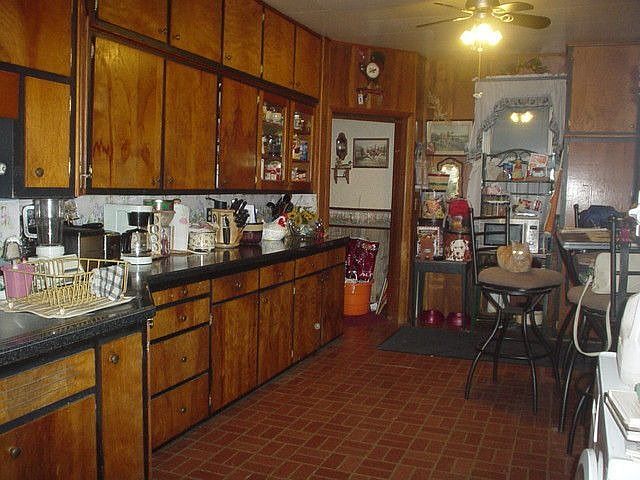 2nd image of 219 2nd St