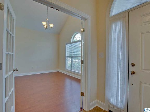 4th image of 5028 Valley Cove Dr SE