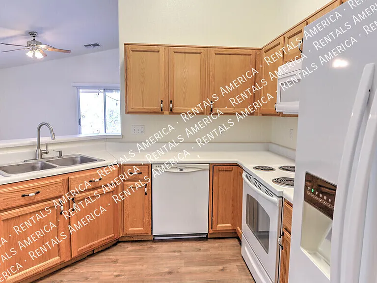 10984 N Double Eagle Ct — Photo 10