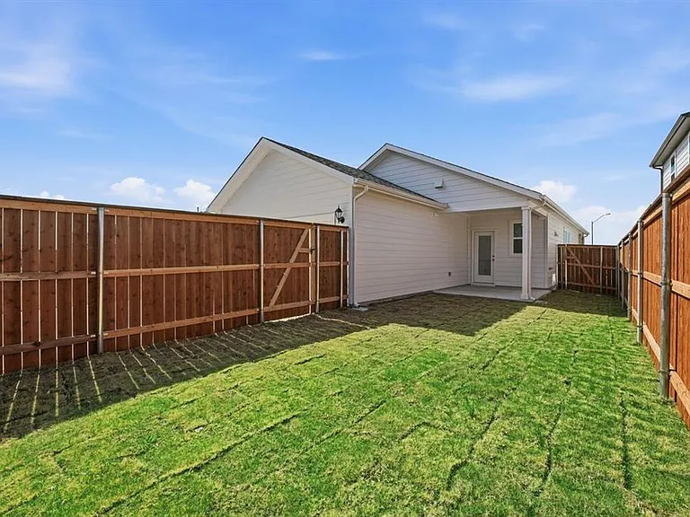 201 Betsy Rd — Photo 3