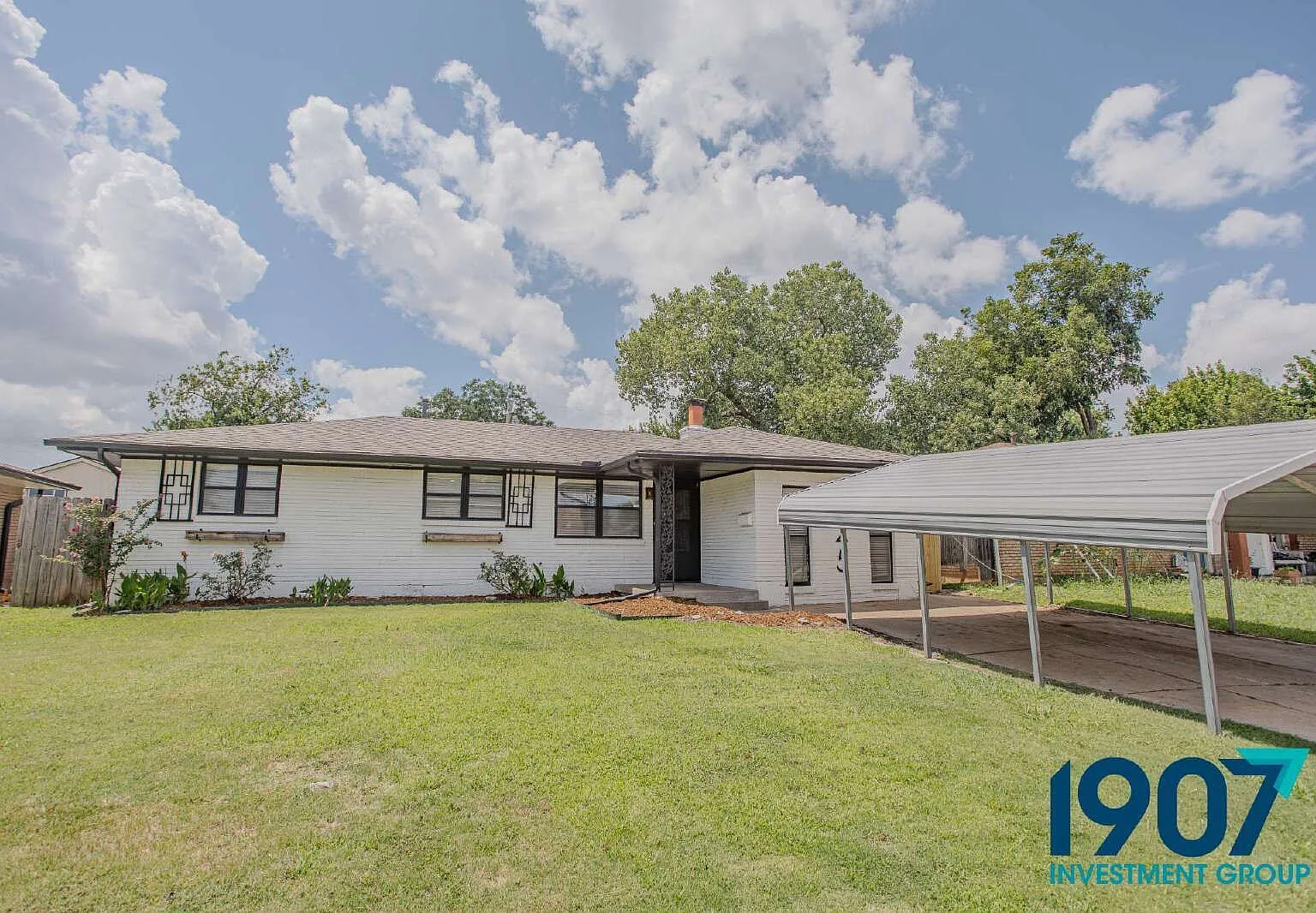 3 bed, 2.0 bath, 1209 sqft, $1,399 — Photo 2