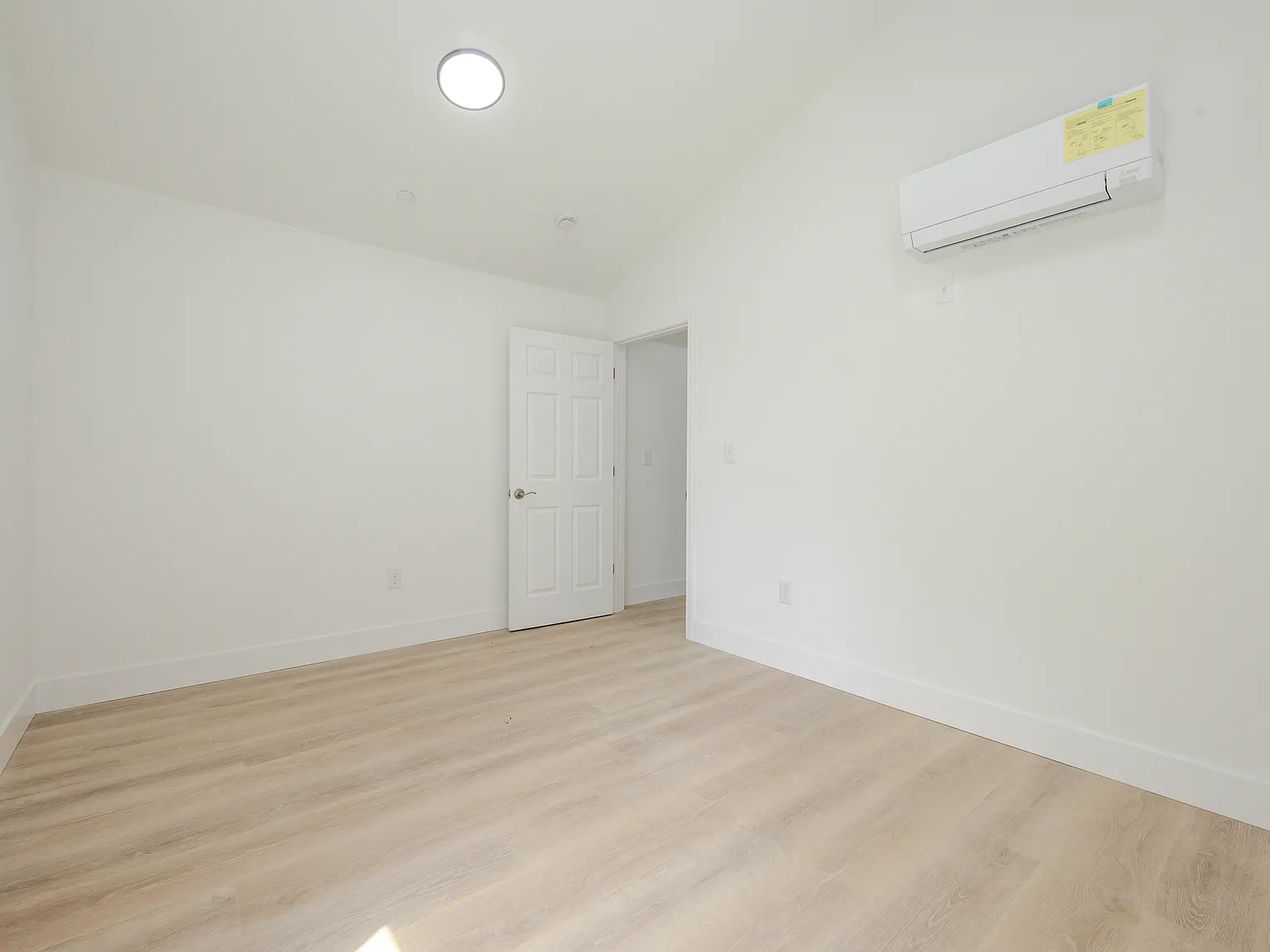 3 bed, $3,700 — Photo 2