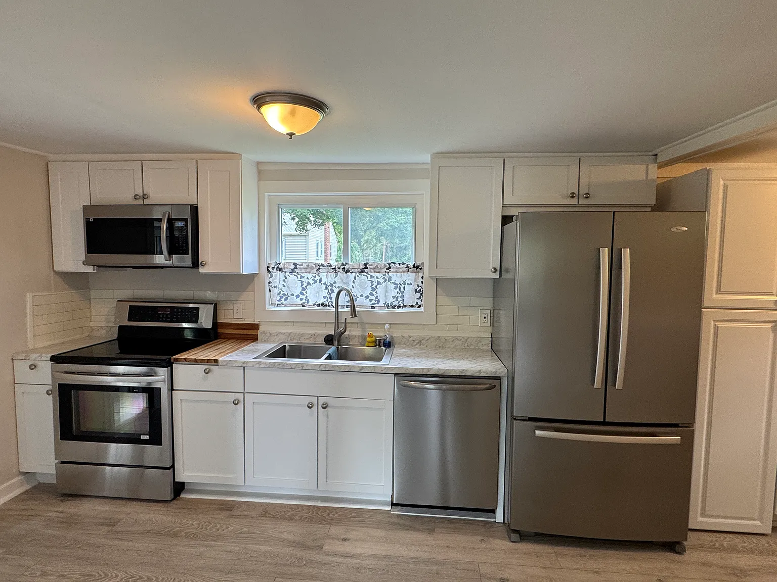 2 bed, 700 sqft, $1,500 — Photo 1
