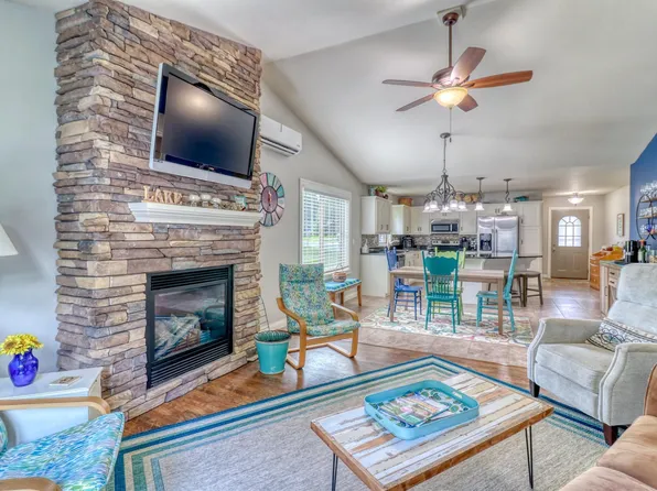 2134 Shady Ln, Detroit Lakes, MN 56501