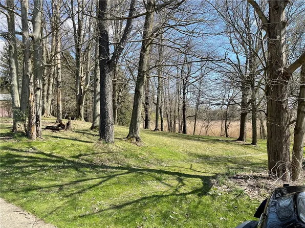 220 Waterford St, Edinboro, PA 16412