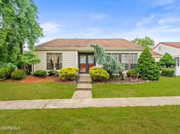 628a Stamford Court, Manchester, NJ 08759