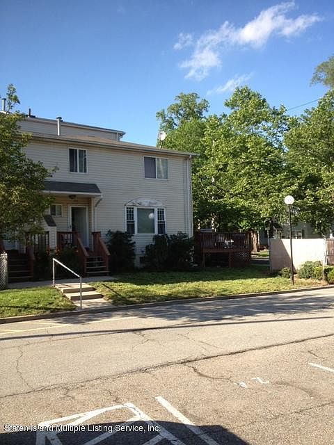 1st image of 292 Sprague Ave