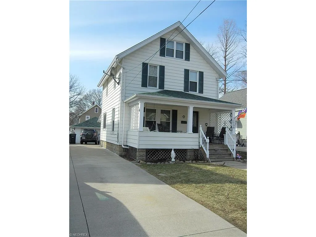 1738 6th St photo 1