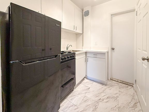 4th image of 239 E 80th St APT 3A