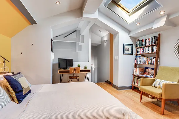 Sold by Compass | media 7