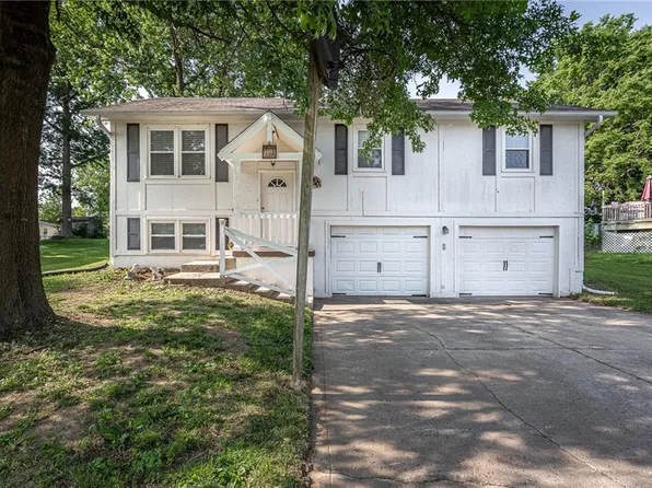 1003 Mitchell Ave, Richmond, MO 64085