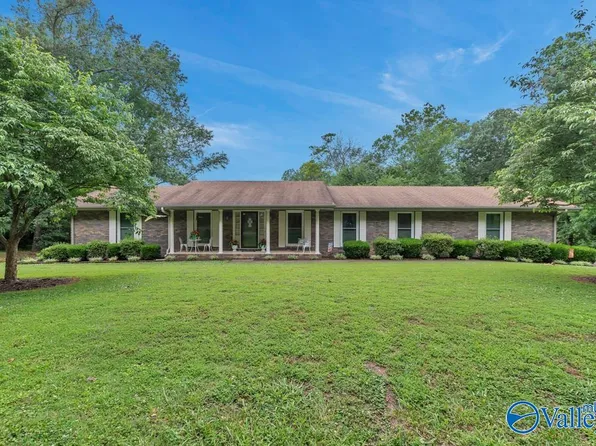 1904 Virginia Ave, Scottsboro, AL 35769