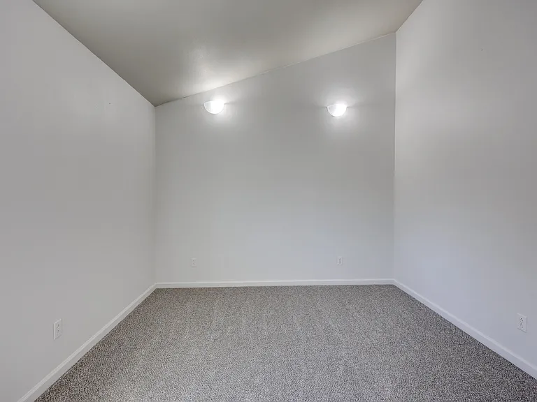 1003 Orchard St — Photo 11