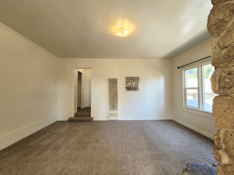 1501 W 3rd St #1 — Photo 21