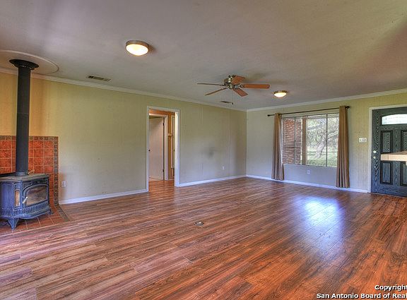 4th image of 349 Sharon Dr