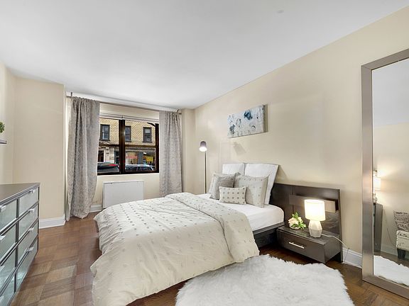 3rd image of 200 E 27th St APT 1A