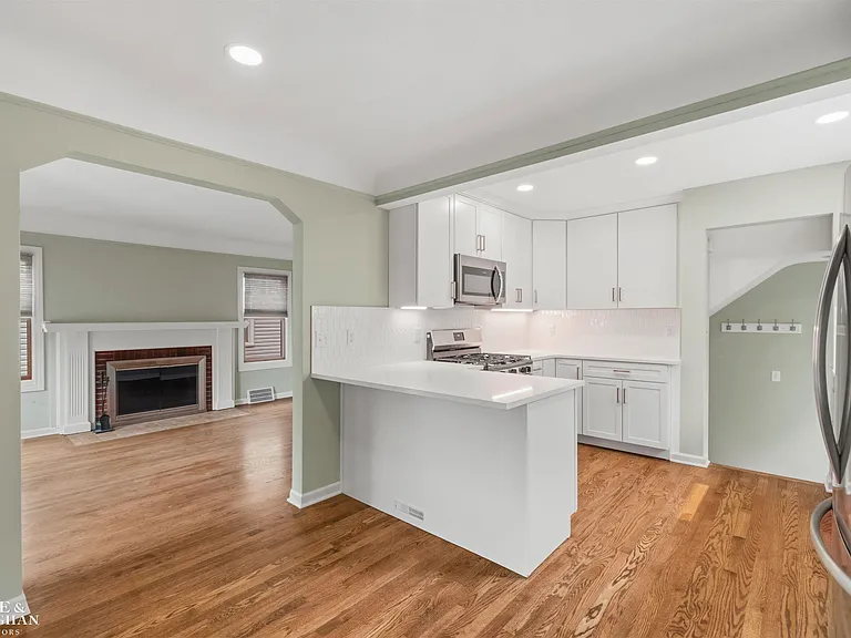 1602 Anita Ave — Photo 9