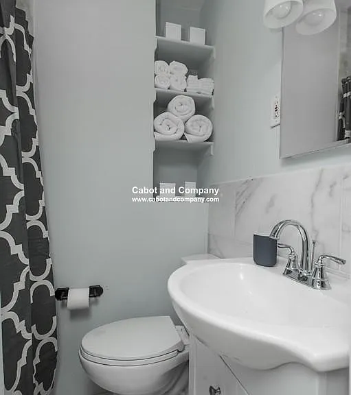 200 Warren Ave #4 — Photo 6