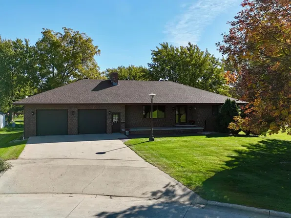 1604 Birchwood Pl, Worthington, MN 56187