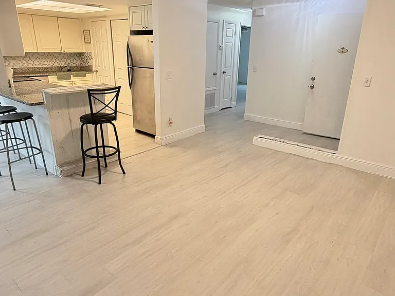9801 Turf Way — Photo 11