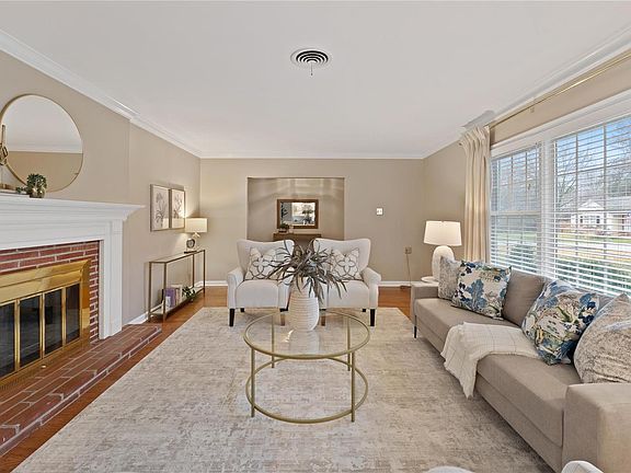 4th image of 58 Frederick Ln