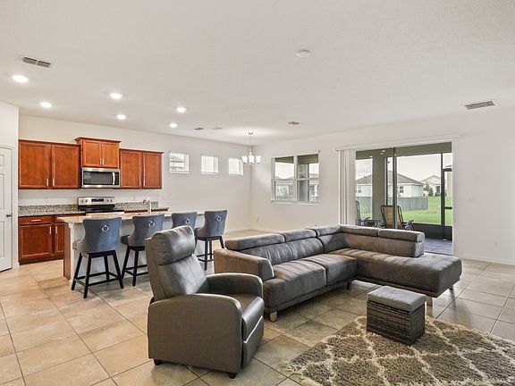 3rd image of 10558 SW Toren Way
