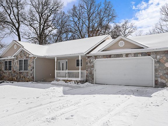3rd image of 24607 Edgewood Dr