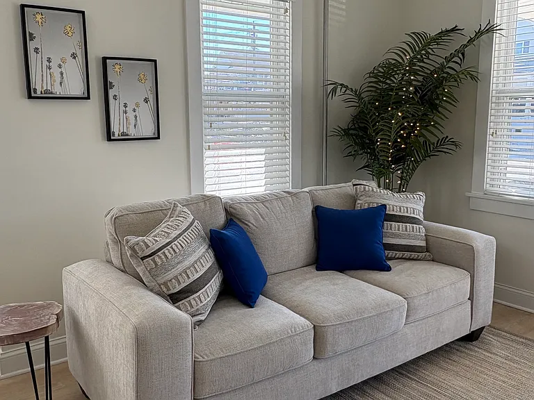 1032 Bay Ave — Photo 6
