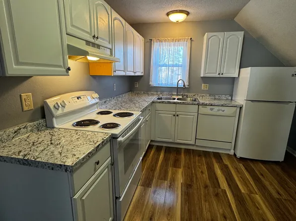 99 School St #B, Danielson, CT 06239