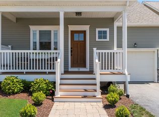 11 Morningside Dr, North Kingstown, RI 02852