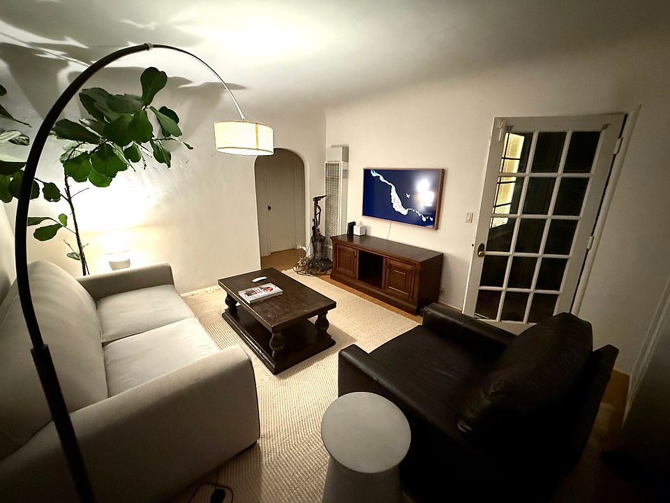 1st image of 2865 Johnson Ave