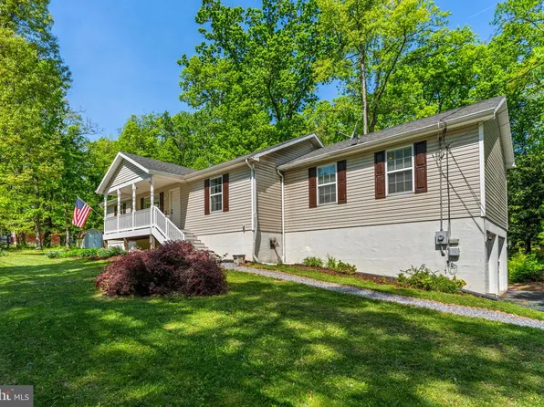 949 Wild Rose Ln, Harpers Ferry, WV 25425