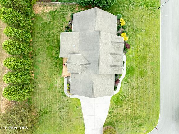 4th image of 1111 Stonehenge Dr