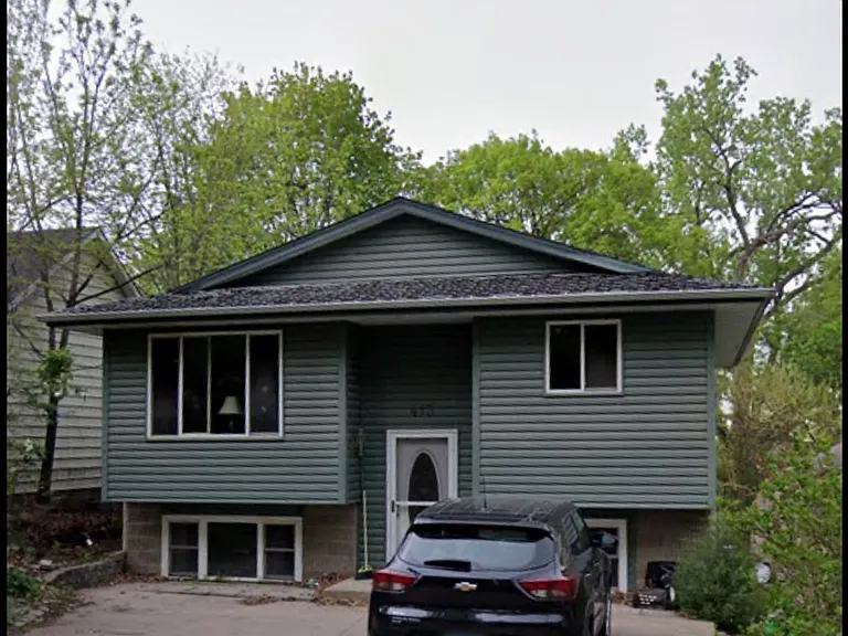 413 Wyoming St E — Photo 1