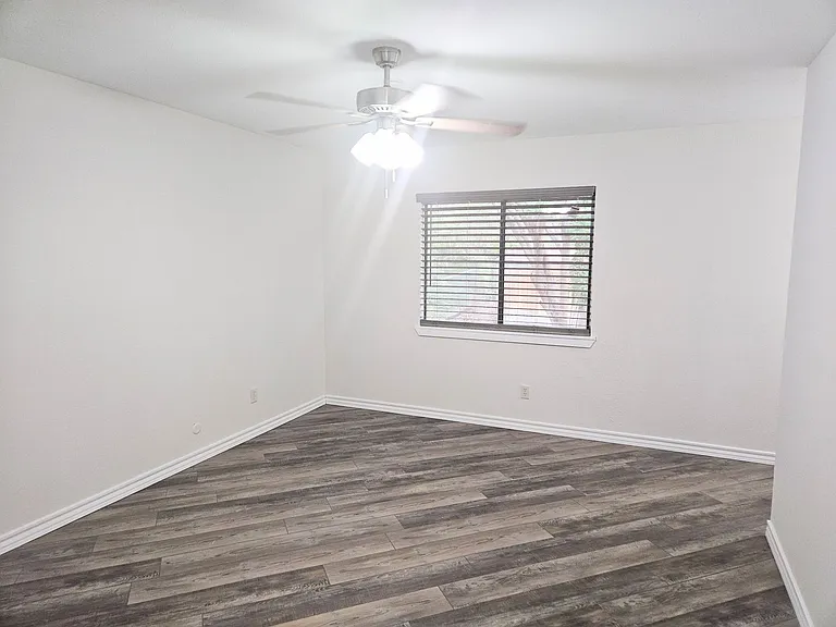 6908 Sunflower Cir N — Photo 10